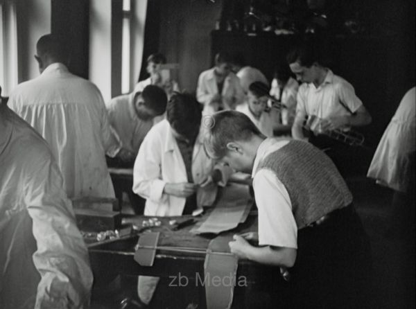 Deutschland 1937. Zinnowaldschule in Berlin