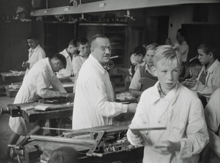 Deutschland 1937. Zinnowaldschule in Berlin