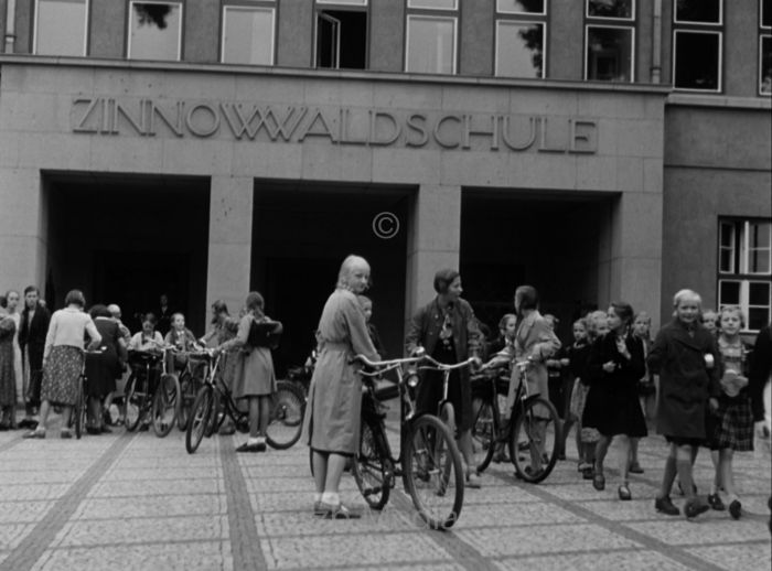 Deutschland 1937. Zinnowaldschule in Berlin.