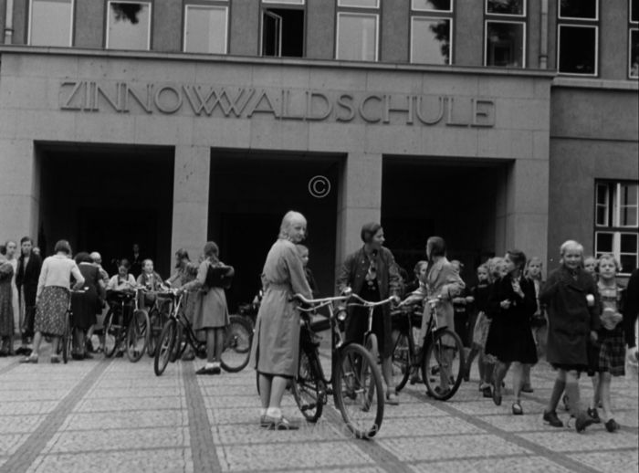 Deutschland 1937. Zinnowaldschule in Berlin.