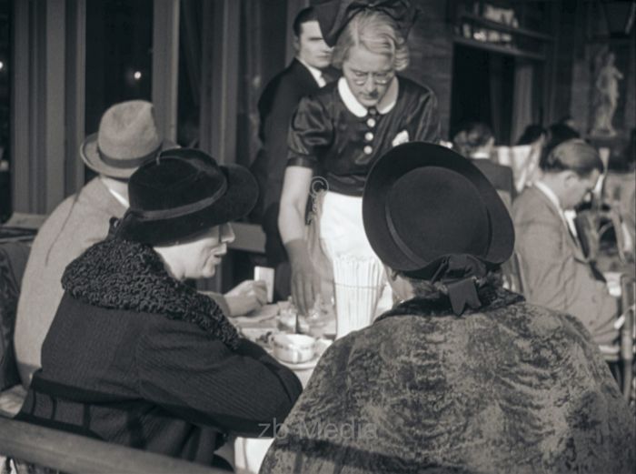 Deutschland 1937, Café Kranzler, Berlin