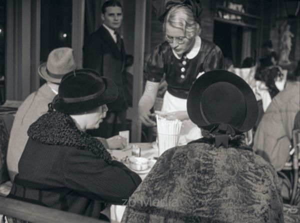 Deutschland 1937, Café Kranzler, Berlin