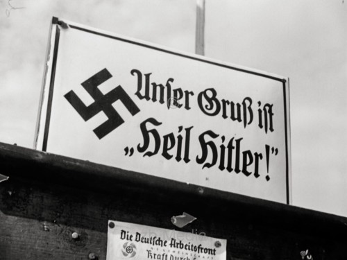 Deutschland 1937, Schild "Heil Hitler"