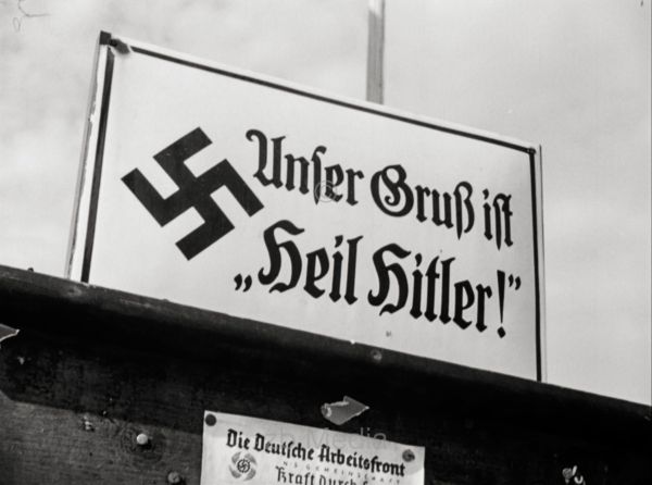 Deutschland 1937, Schild "Heil Hitler"