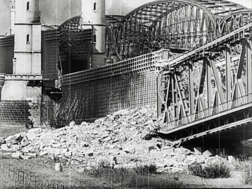 Kriegsbeginn 1939 - zerstörte Weichselbrücke