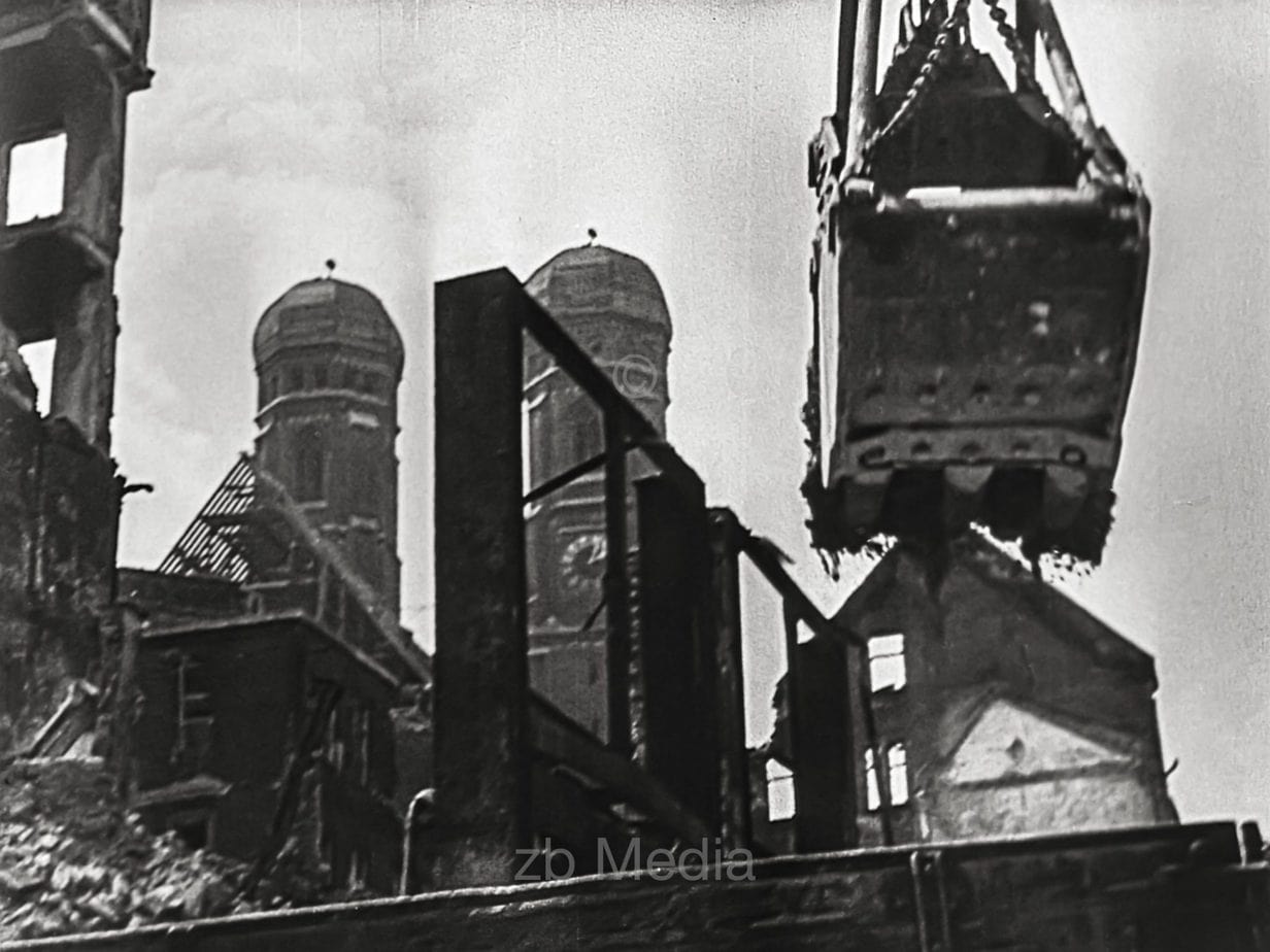 Frauenkirche, München Sommer 1946