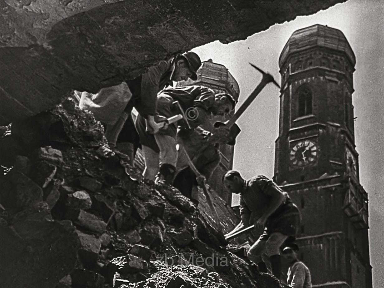 Frauenkirche, München Sommer 1946