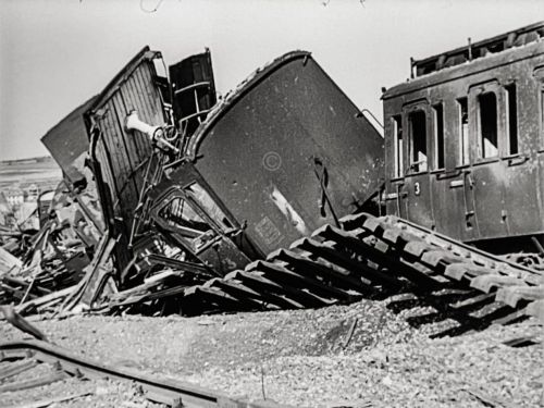 Zerstörte Bahngleise 1945