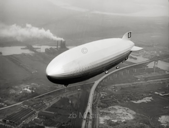 Luftschiff Hindenburg Flug über New York 1937