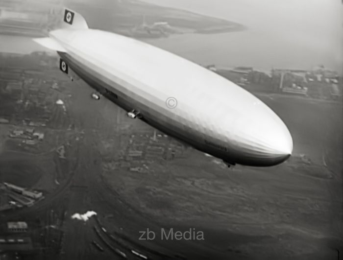 Luftschiff Hindenburg Flug über New York 1937