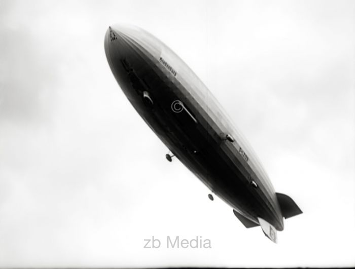 Luftschiff Hindenburg Anflug auf Lakehurst 1937