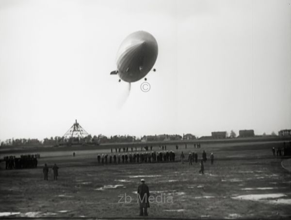 Luftschiff Hindenburg Anflug auf Lakehurst 1937