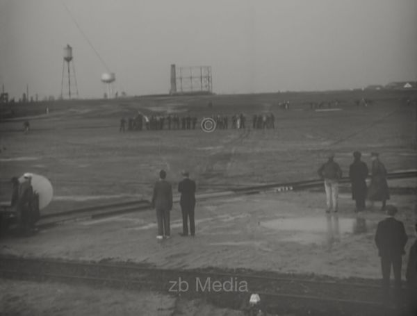 Luftschiff Hindenburg Anflug auf Lakehurst 1937