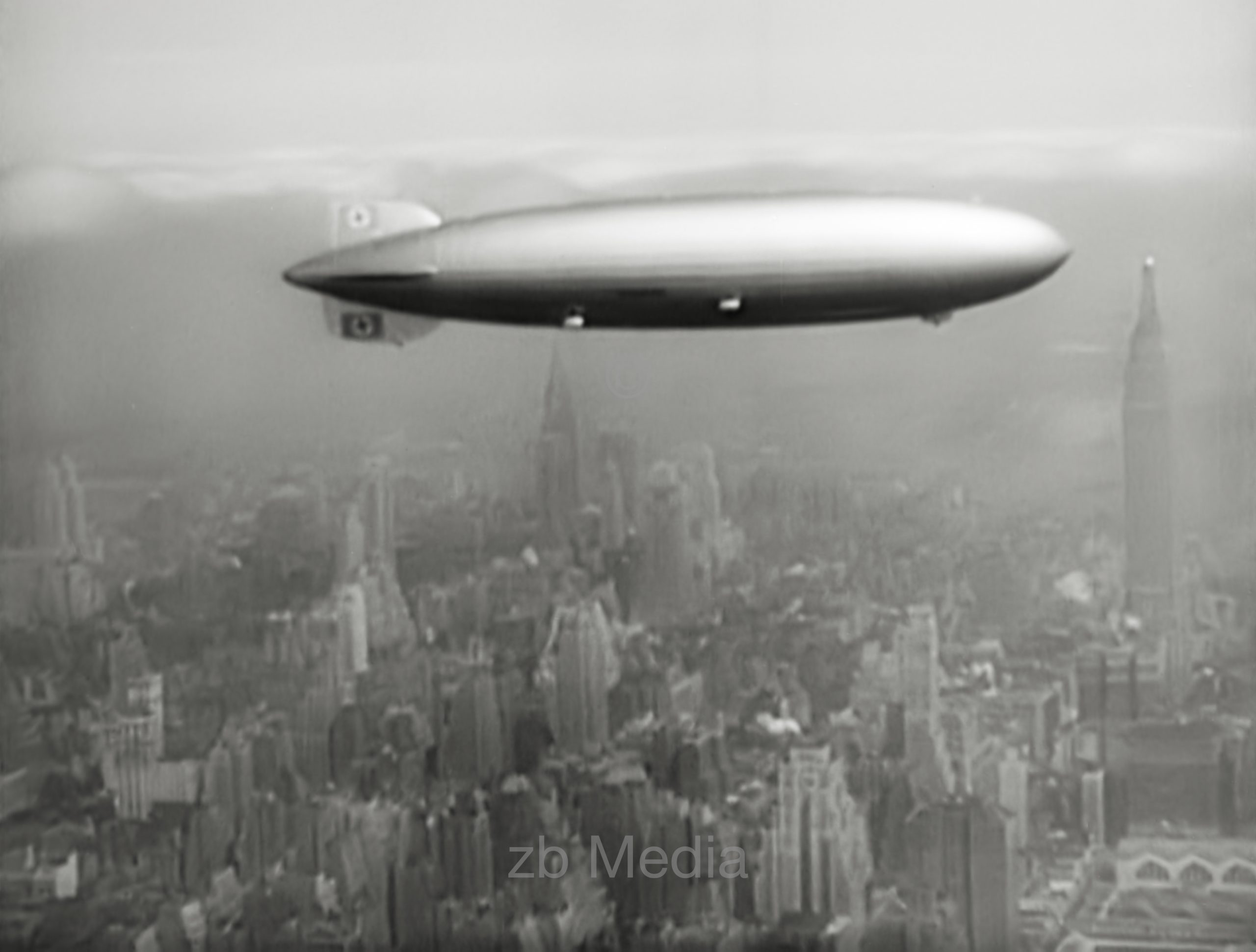 Luftschiff Hindenburg Flug über New York 1937