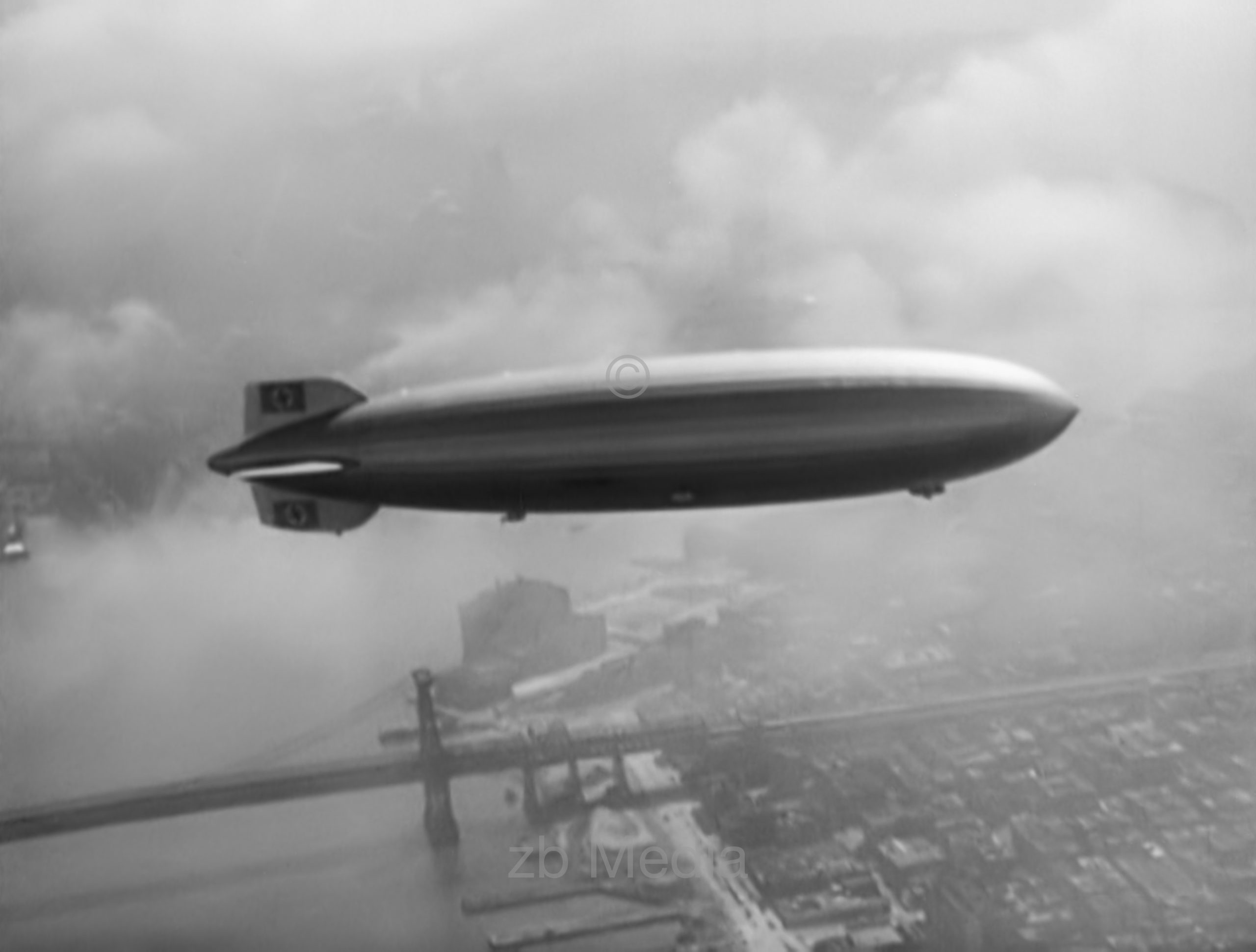 Luftschiff Hindenburg Flug über New York 1937