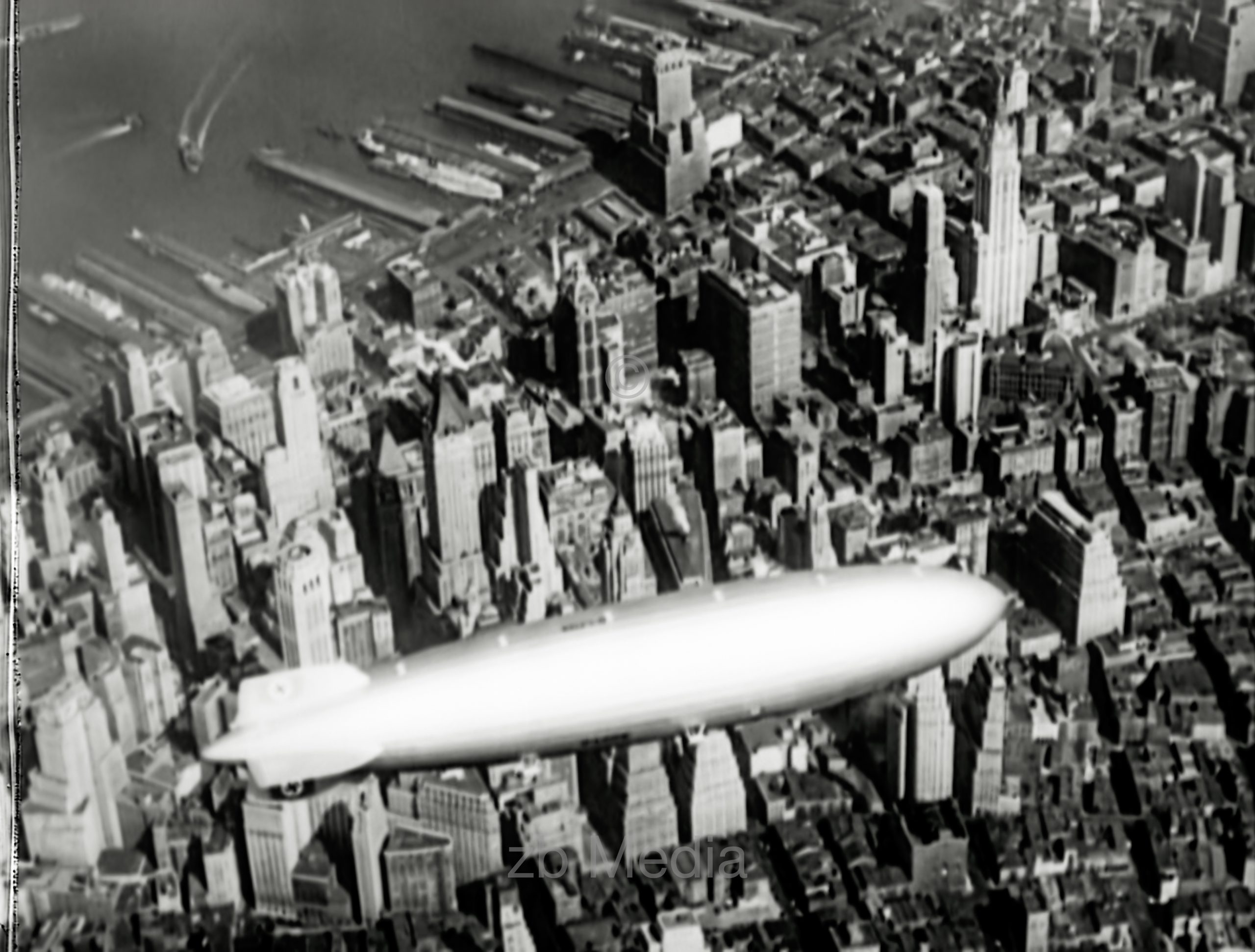 Luftschiff Hindenburg Flug über New York 1937