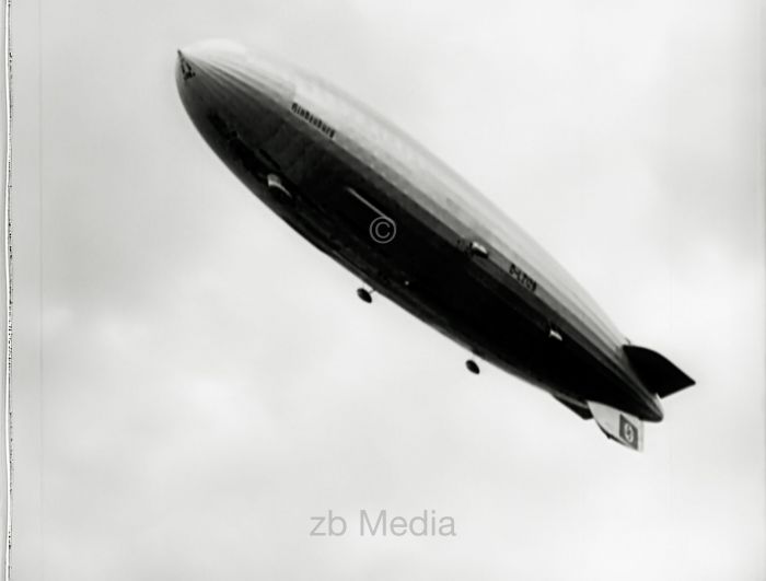 Luftschiff Hindenburg Anflug auf Lakehurst 1937