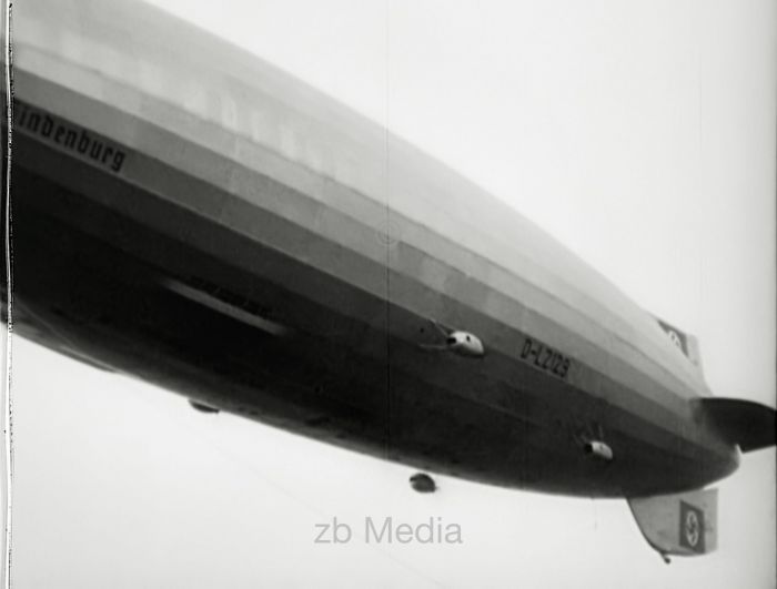 Luftschiff Hindenburg Anflug auf Lakehurst 1937