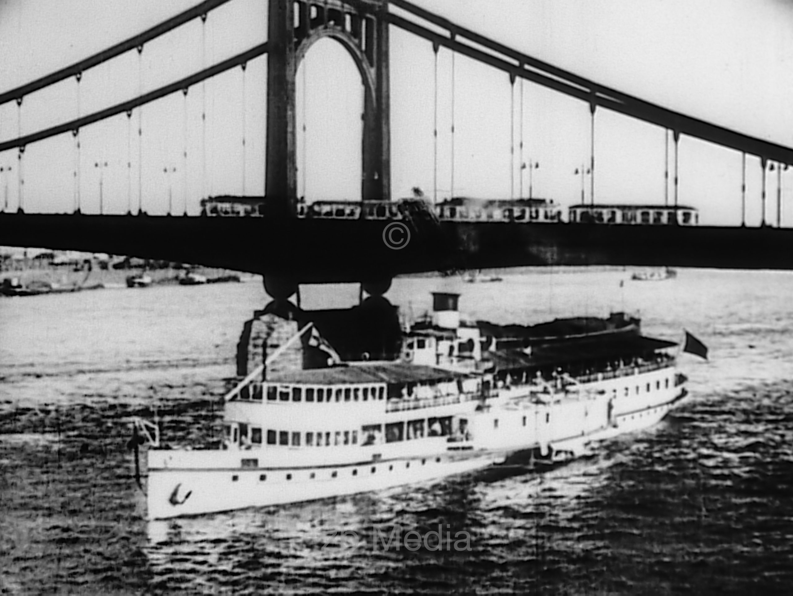 Dampfschiff bei Köln 1930
