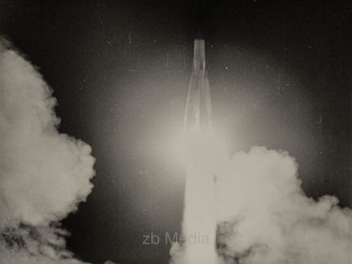 Raketenstart R7 mit Sputnik