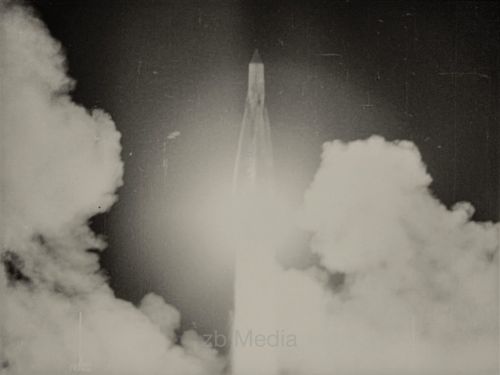 Raketenstart R7 mit Sputnik