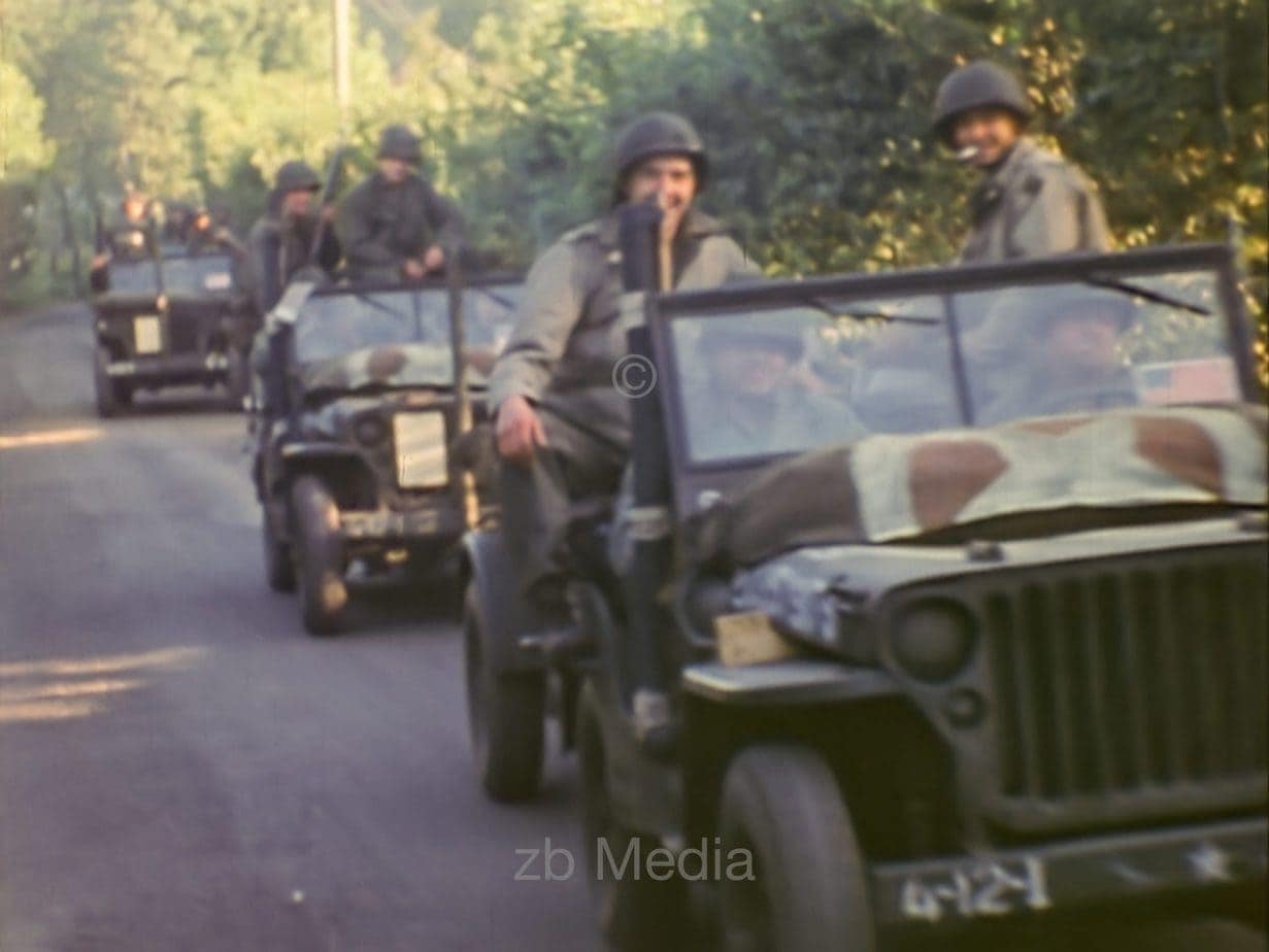 D-Day 1944, US-Jeeps vor Verladung