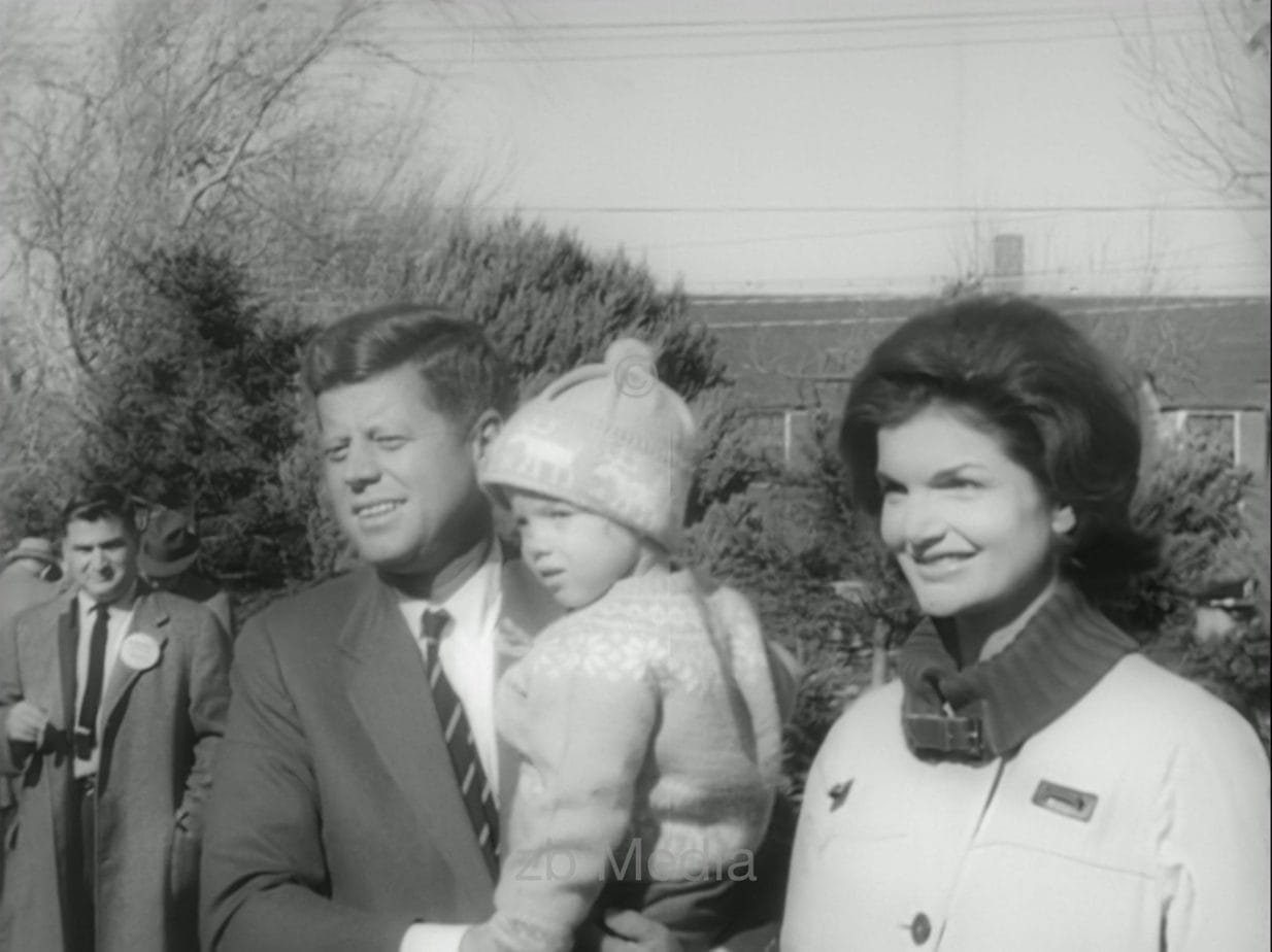 Wahlsieger John F. Kennedy mit Familie 1960