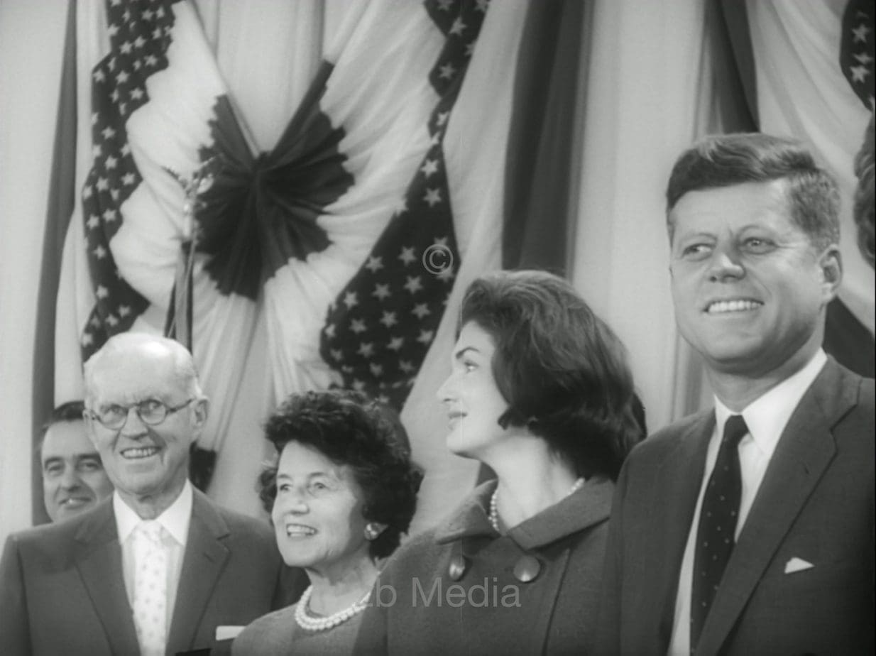 Wahlsieger John F. Kennedy mit Familie 1960