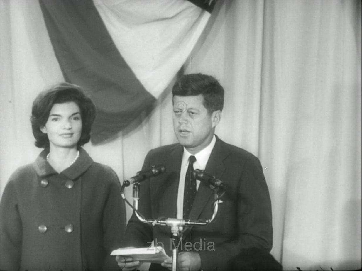 Wahlsieger John F. Kennedy mit Jacqueline Kennedy 1960