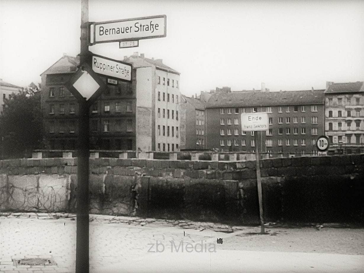 Bernauer Straße, Berliner Mauer 1961