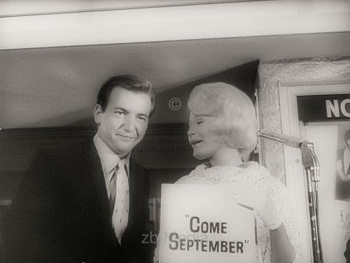 Sandra Dee und Bobby Darin bei der Premiere von Come September