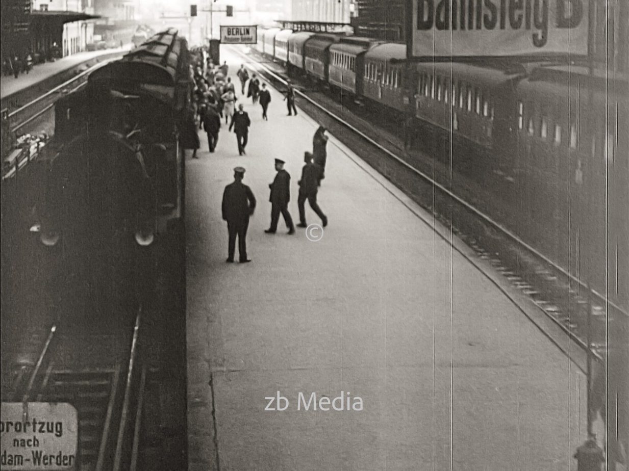 Bahnhof in Berlin 1930