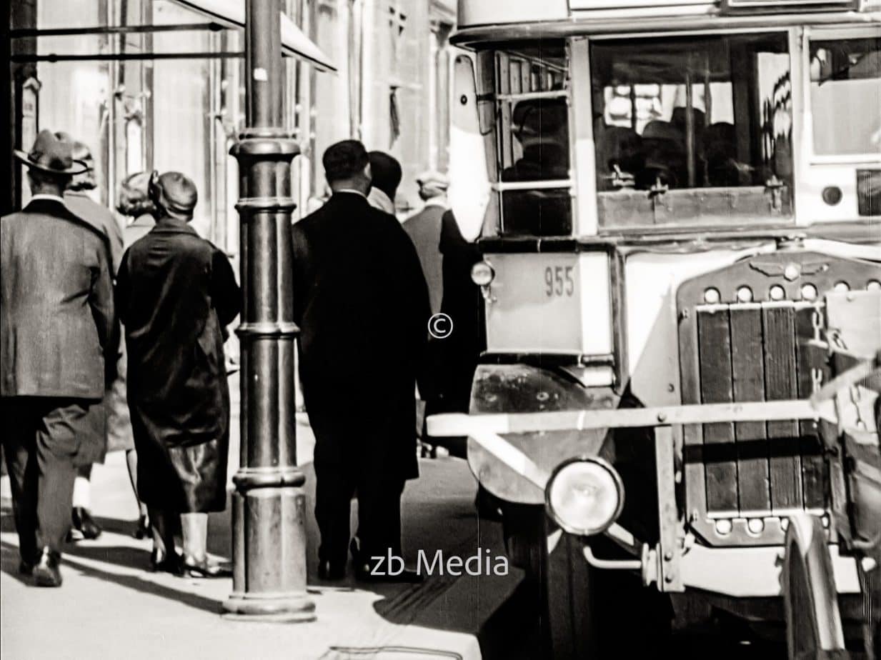 Straßenverkehr in Berlin 1930