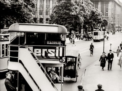 Straßenverkehr in Berlin 1930