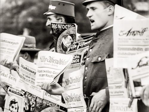 Zeitungsverkäufer in Berlin 1930