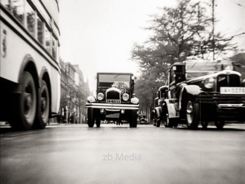 Straßenverkehr in Berlin 1930