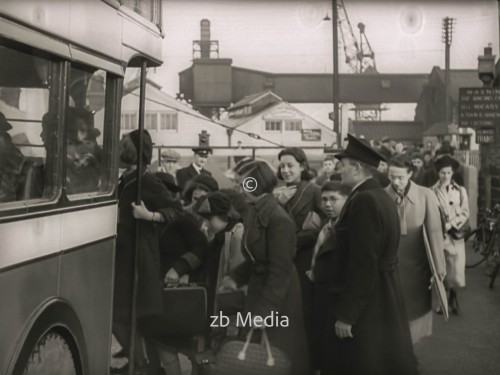 Erster Kindertransport erreicht England 1938