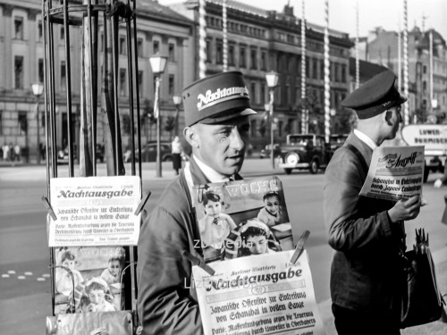 Zeitungsverkäufer in Berlin 1937