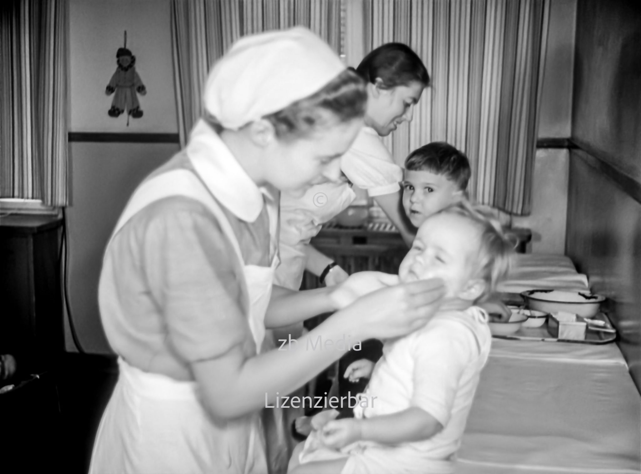 Kinderpflege im Pestalozzi-Fröbel-Haus Berlin 1937