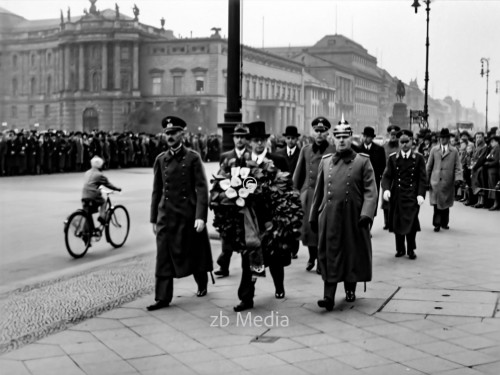Kranzniederlegung an der Neuen Wache Berlin 1937