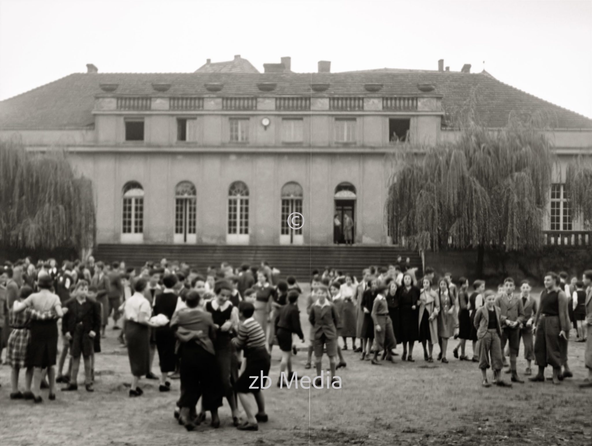 Pausenhof. Jüdische Goldschmidtschule in Berlin 1937