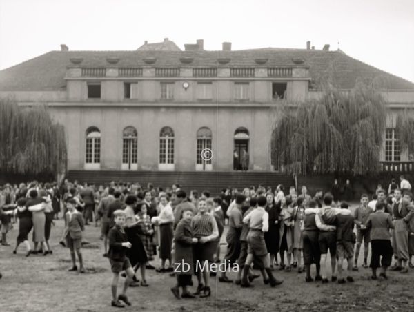 Pausenhof. Jüdische Goldschmidtschule in Berlin 1937