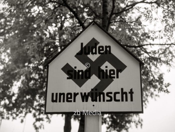 Straßenschild Juden unerwünscht in Oberbbayern 1937