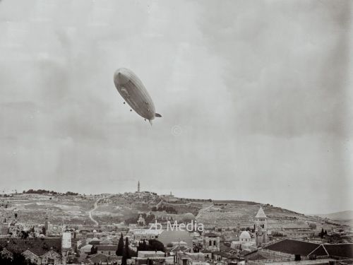 Luftschiff LZ 127 Graf Zeppelin über Jerusalem 1929