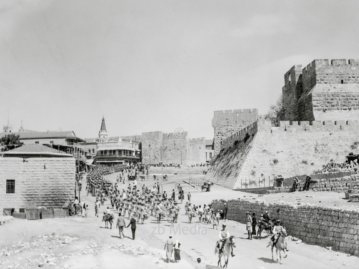Parade der Scots Guards in Jerusalem 1936