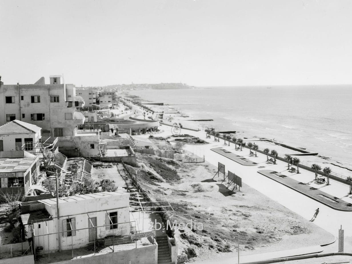 Strandpromenade von Tel Aviv, Londoner Platz 1935