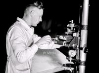 Arbeiter in der Leica Kamerafabrik Wetzlar 1937