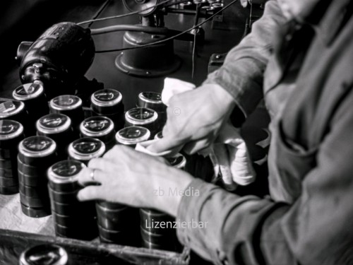 Arbeiter in der Leica Kamerafabrik Wetzlar 1937
