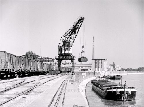 Fordwerke am Rhein bei Köln 1937