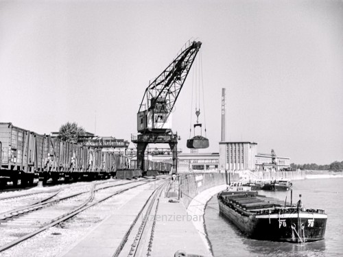 Fordwerke am Rhein bei Köln 1937